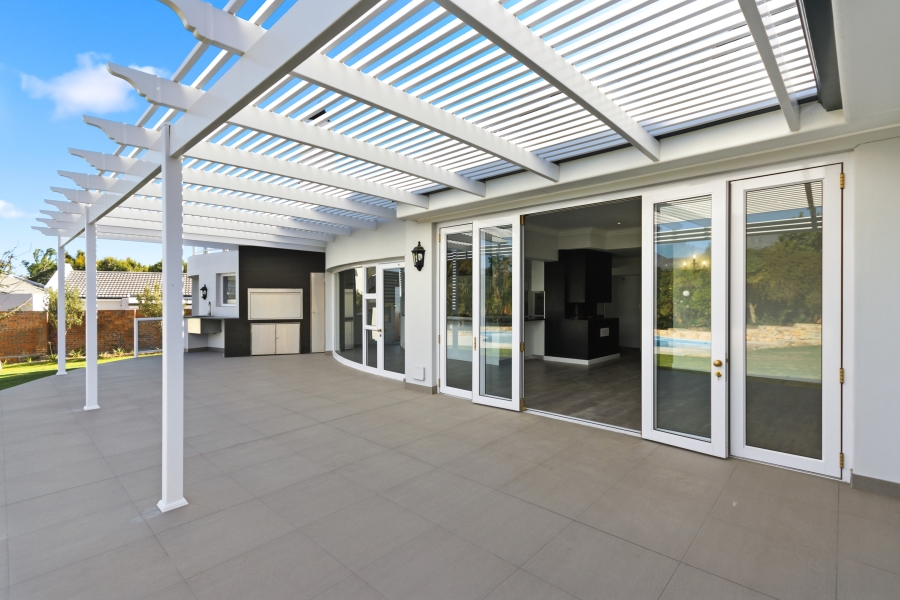 4 Bedroom Property for Sale in Golden Hill Western Cape